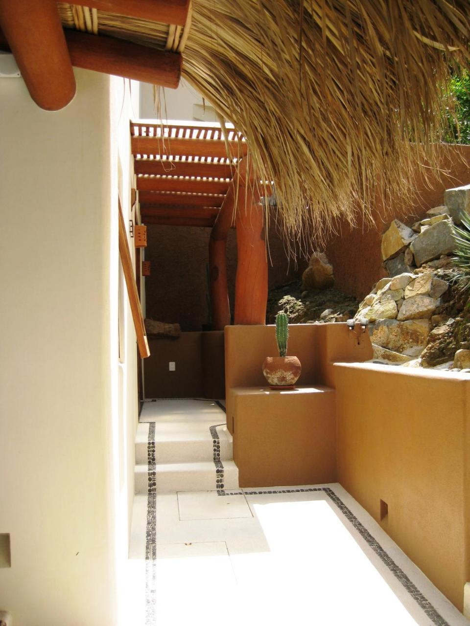 THE STUDIOS AT SOLANA BOUTIQUE B&B, ZIHUATANEJO ****
